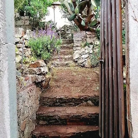 La Casina Di Alice * Marciana Marina (Isola d'Elba)